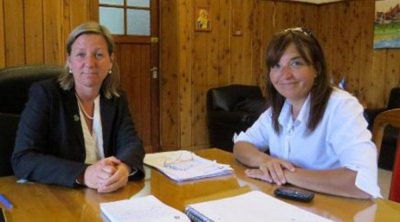 Nueva directora del Zonal escuch� las cosas a solucionar que plante� la comuna