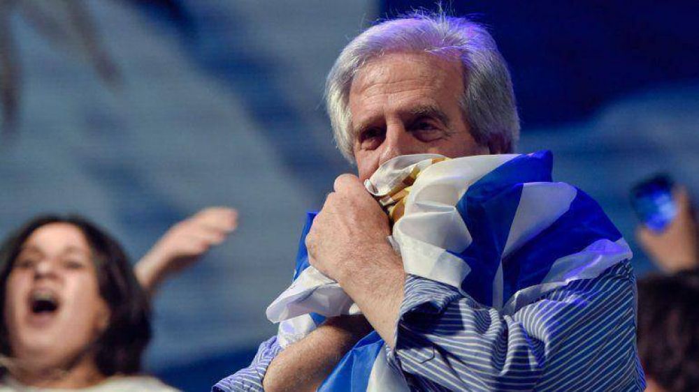 Nueva encuesta le da ventaja de 15 puntos a Vázquez en Uruguay