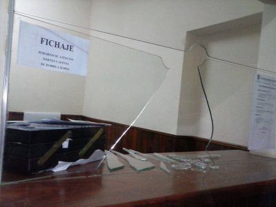  El t�cnico y jugadores de San Lorenzo causaron destrozos en la sede de la Liga Sanluise�a