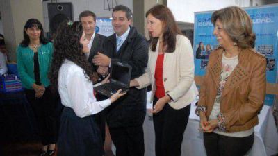 Se entregaron 970 netbooks en las escuelas municipales