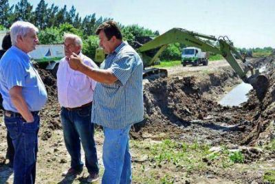 Luis Andreotti visit� las obras del Zanj�n Fate y el reservorio anexo 