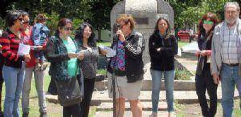 locales �Los vecinos que tomaron las viviendas no son considerados ciudadanos con derechos�