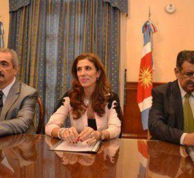 La Gobernadora encabez� el acto de presentaci�n