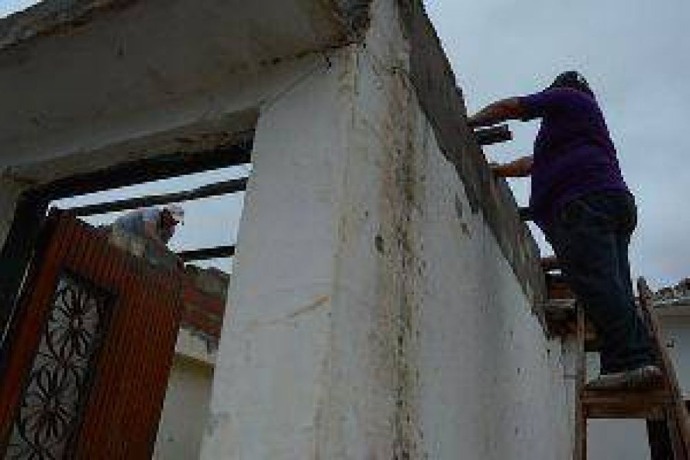 Defensa Civil asisti� a unas 25 familias afectadas por la lluvia