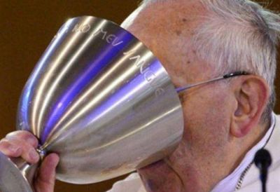 Francisco ya usa vino argentino en sus misas
