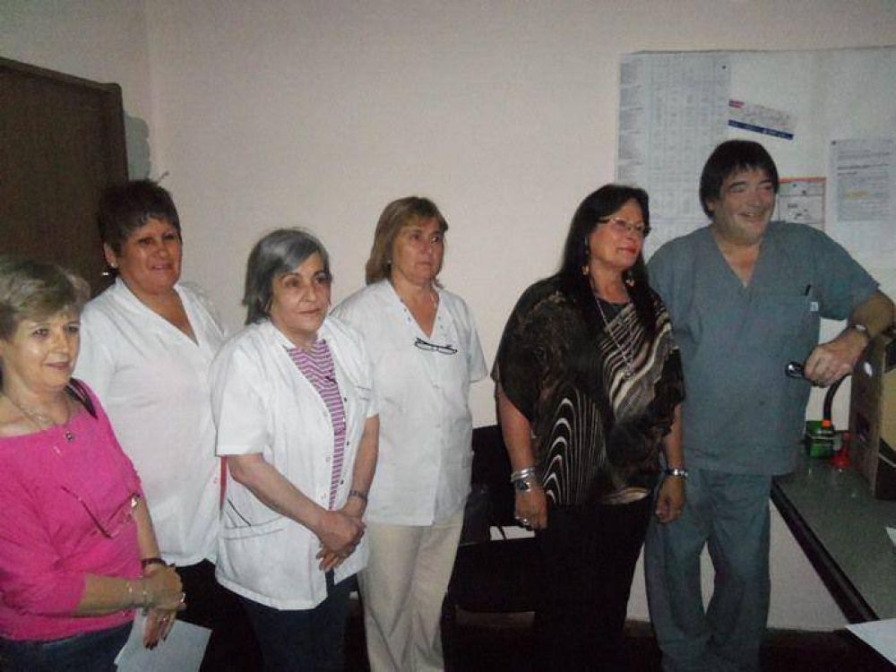 Se entregaron nuevas computadoras en seis CAPS 