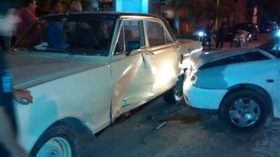 Una mujer descompensada por un choque en San Mart�n y Espa�a