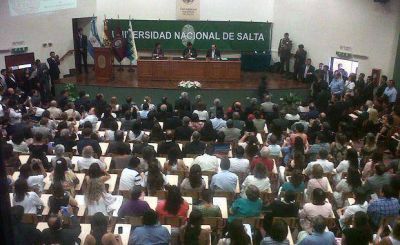 En la UNSa, el presidente de Bolivia fue investido con el t�tulo Honoris Causa
