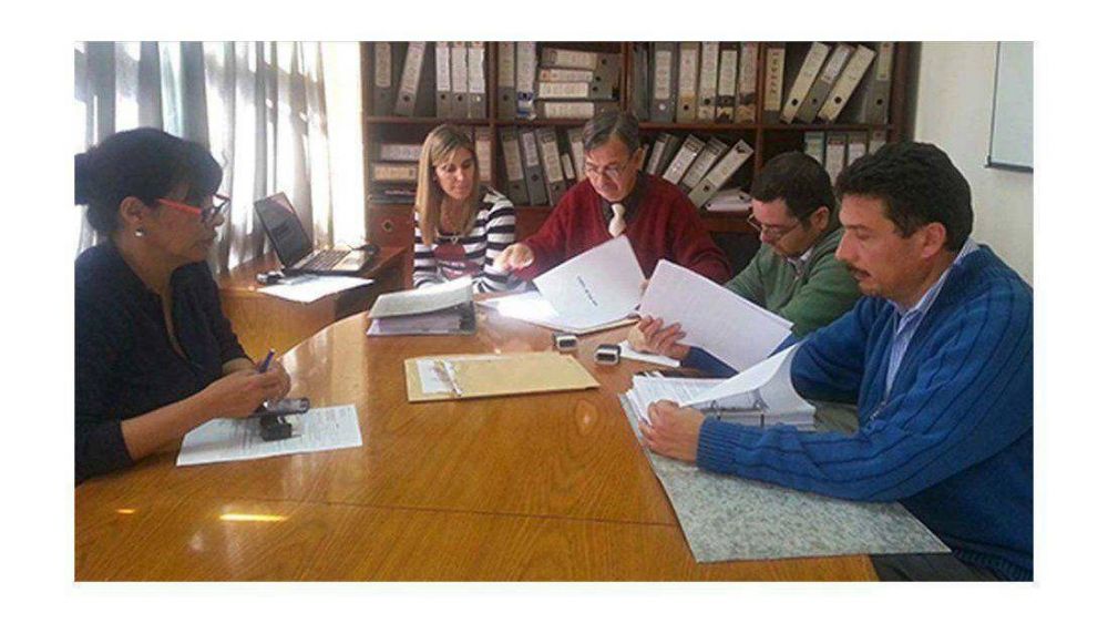 Sigue la pol�mica por el pabell�n de ladrillos huecos
