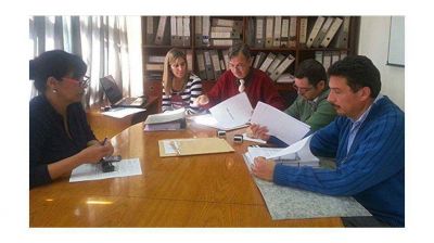 Sigue la pol�mica por el pabell�n de ladrillos huecos