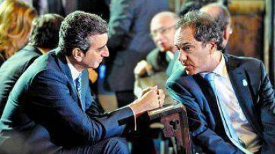 Duro con Scioli, dice que 