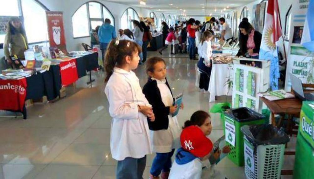Exitosa edici�n de la Feria del Libro Villa Carlos Paz 2014