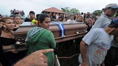 En un emotivo funeral, familiares despidieron a Miss Honduras