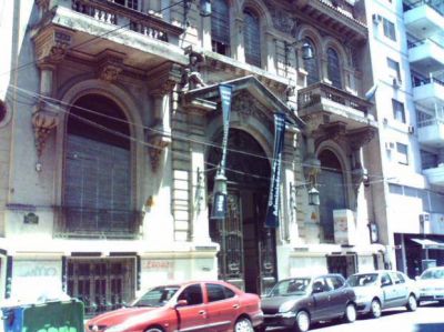 Dos delincuentes irrumpieron en un sal�n de fiestas en pleno centro y se robaron 90 mil pesos
