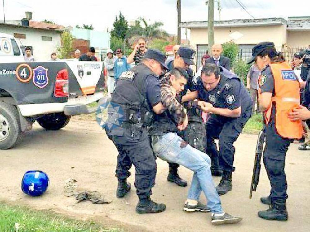 Tras el choque en Monteverde balean a polic�a