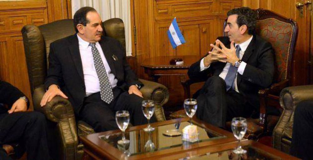 Alperovich pidi� a los gremios estatales �cordura� a la hora de pedir un plus salarial de fin de a�o