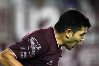 Lan�s no se baja de la lucha: alcanz� a River en la punta