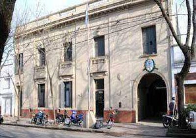 Quisieron ingresar droga a un detenido en la comisar�a