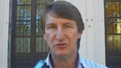 Ex intendente misionero pr�fugo se tirote� con polic�as, abandon� a su hijo herido y se fug� a Brasil