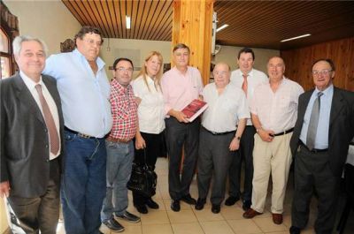Referentes del Partido Socialista local acompa�aron a Binner y Stolbizer en Olavarr�a y Azul
