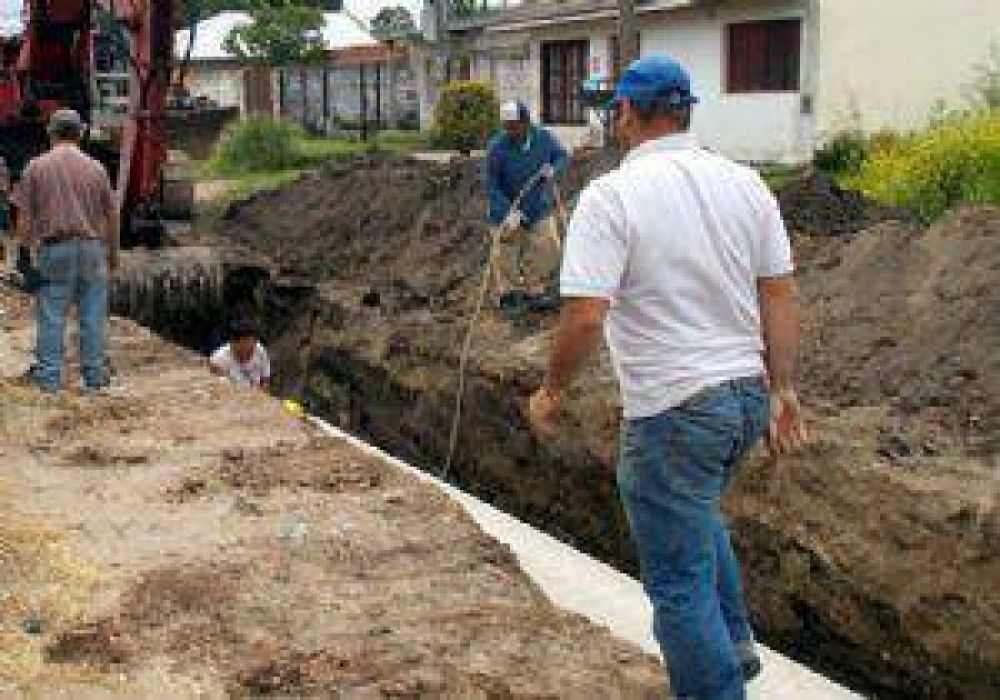 Se puso en marcha la obra de desag�e pluvial en Quequ�n