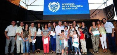 Poggi licit� la construcci�n de 90 viviendas del Plan Radicar Salud