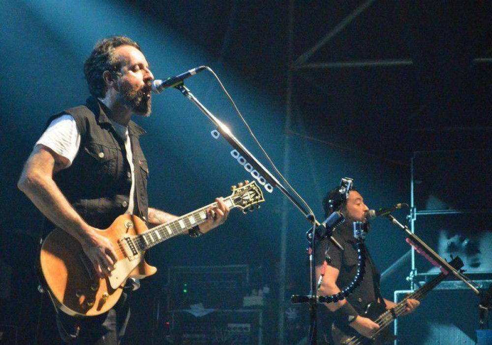  El s�per ching�n recital de Molotov en San Luis