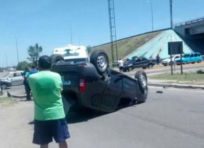 San Luis: un choque y vuelco en el Puente Favaloro dej� a una mujer herida