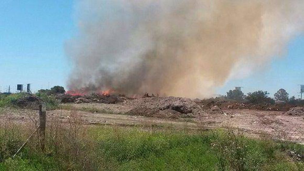 Incendio en un basural en Boulogne