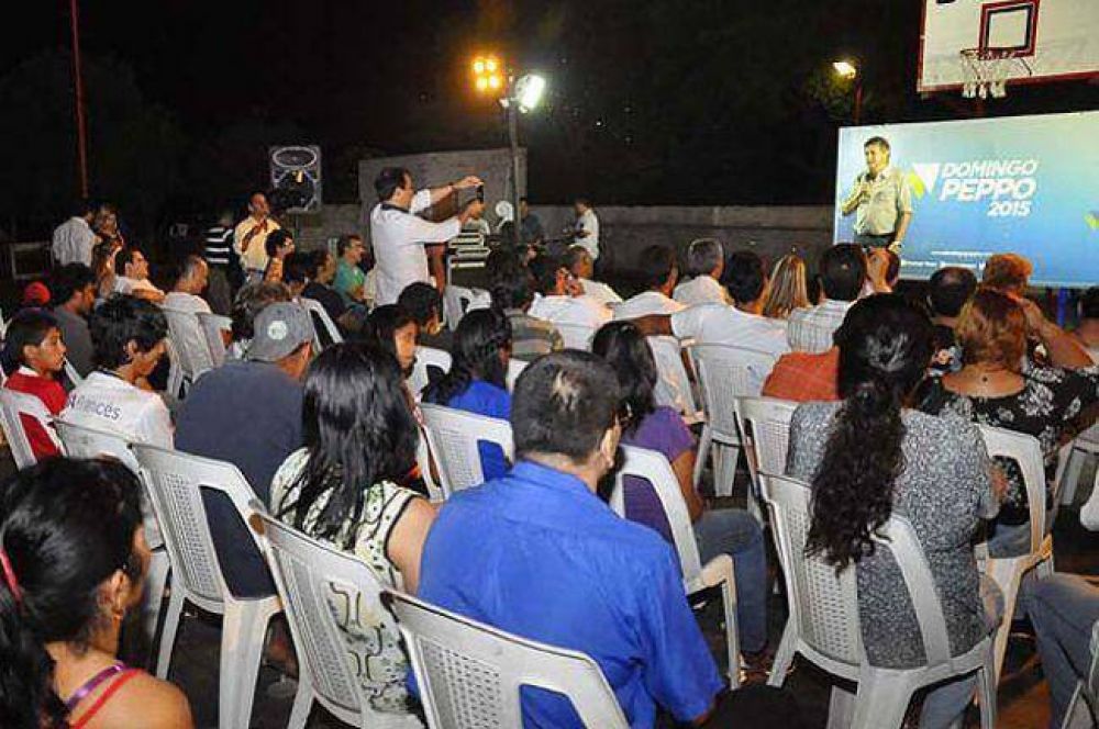 Peppo acerc� su propuesta a Las Palmas y sum� importantes adhesiones