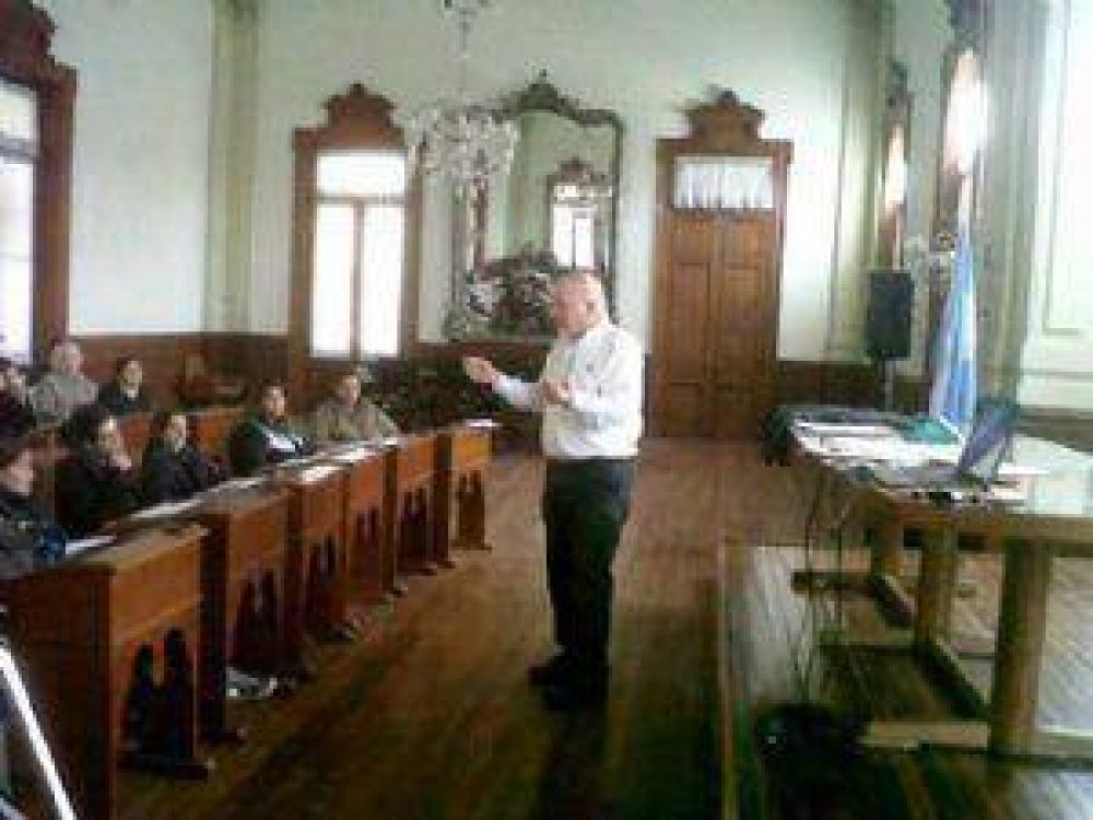 Capacitaci�n a emprendedores en el municipio
