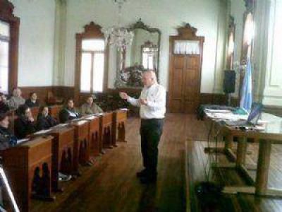 Capacitaci�n a emprendedores en el municipio