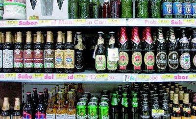 Entr� por los techos al supermercado para robar cerveza, pero lo atraparon
