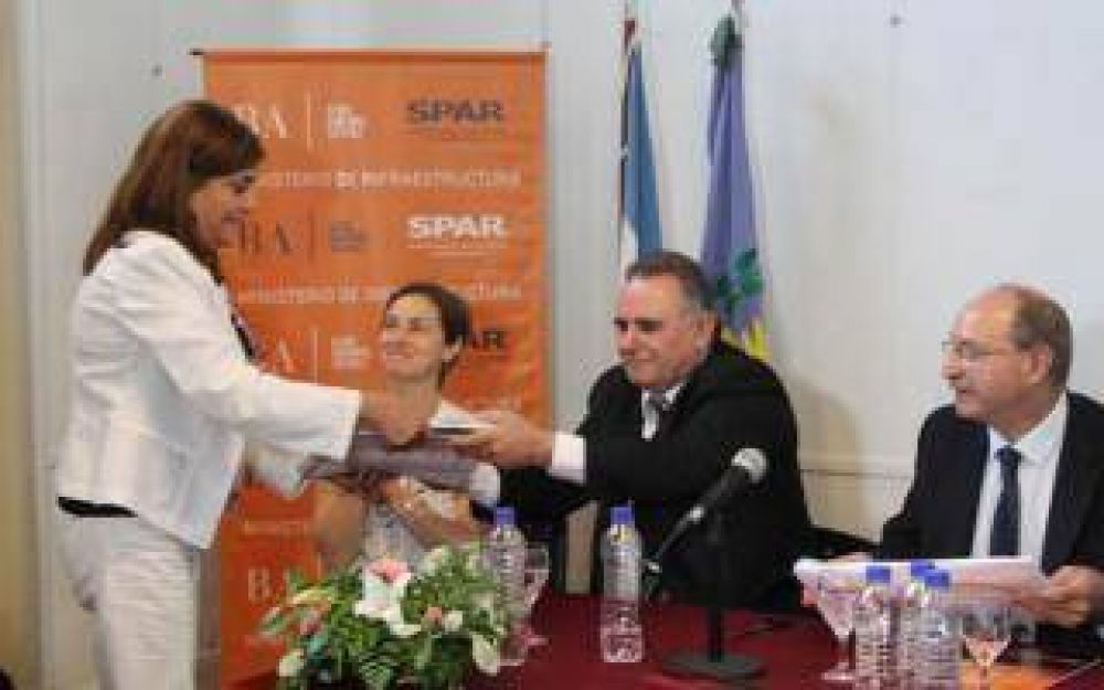 Chascom�s: Licitan obra de agua por 10 miillones de pesos