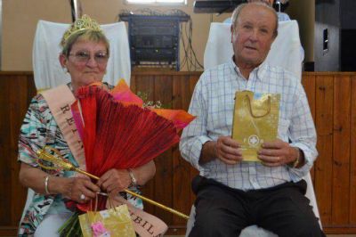 Jorge Schneider y Norma Larrainzar reyes electos en el Centro de Jubilados