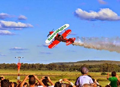 M�s de 20 mil personas en el cierre del Festival A�reo