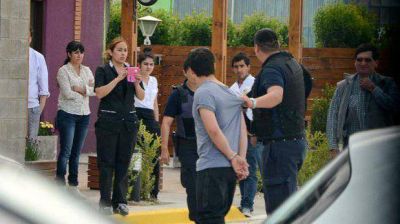 Chef y moza detenidos tras ser denunciados de amenazar con un arma a due�a de restaurante