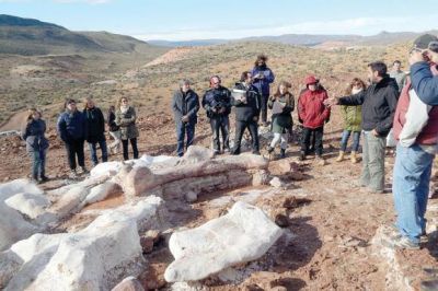 Con apoyo de la Secretar�a de Turismo, se filmar� documental sobre dinosaurios