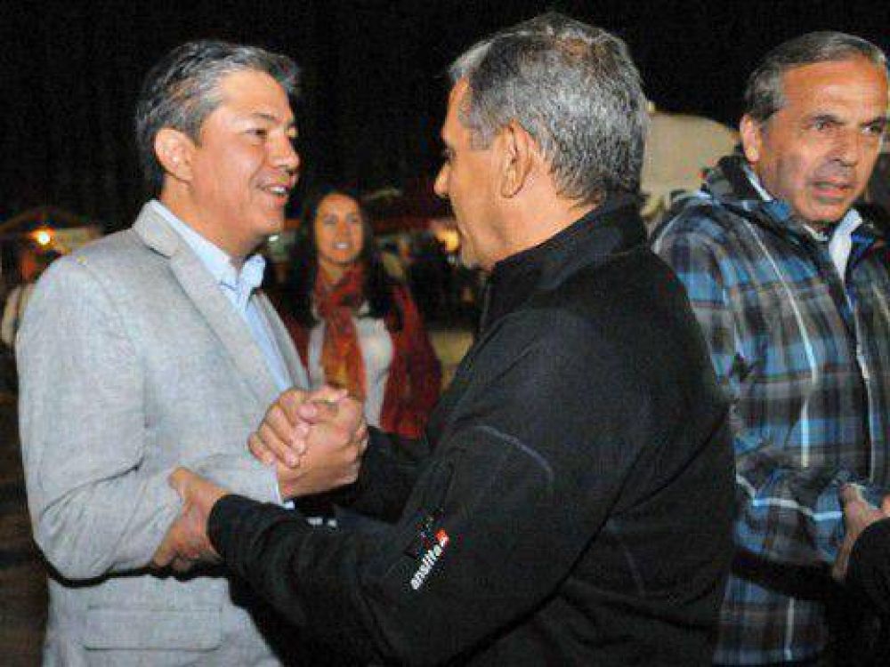 Chivitos adobados con pol�tica, en Chos Malal