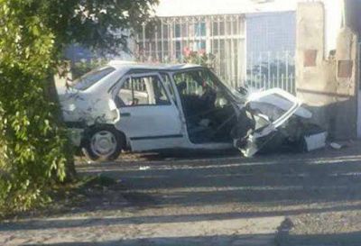 Tras fuerte choque siete personas Quedaron atrapadas en sus autos