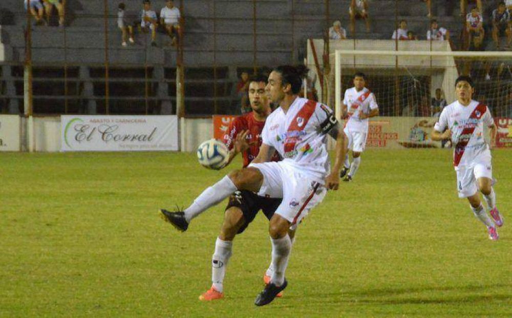 Guaran� gole� a Douglas Haig por 3 a 1 con un doblete de Barinaga, la figura de la noche