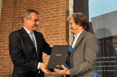 Agustin Rossi: �Mientras hablamos de soberan�a, la oposici�n habla de ajuste�