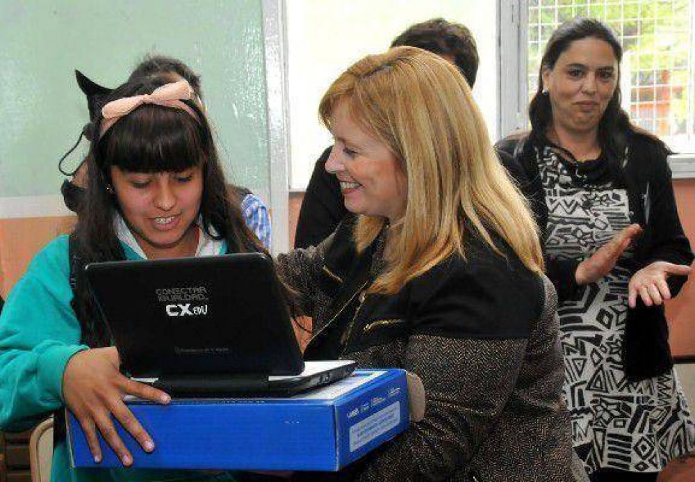 Conectar Igualdad: ya entregaron 50 mil netbooks a chicos pampeanos
