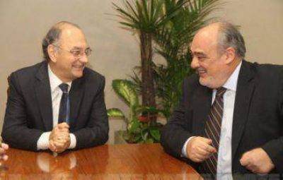 Bacileff Ivanoff y Colombi se re�nen en Corrientes y definen la posible traza del segundo puente