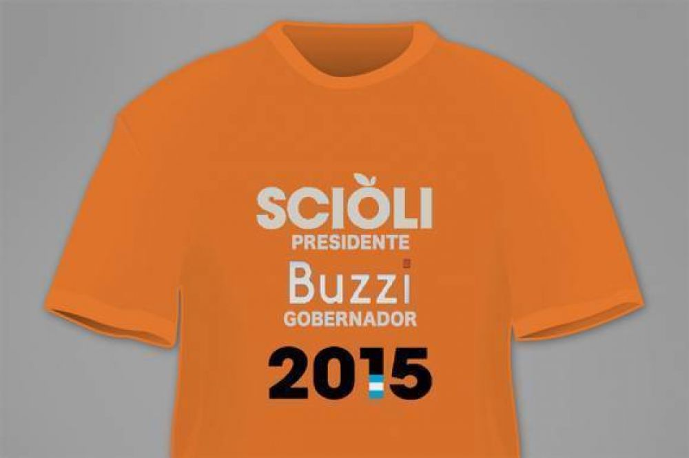 El equipo de campaa de Buzzi ya dise las remeras Scioli Presidente-Buzzi Gobernador 2015