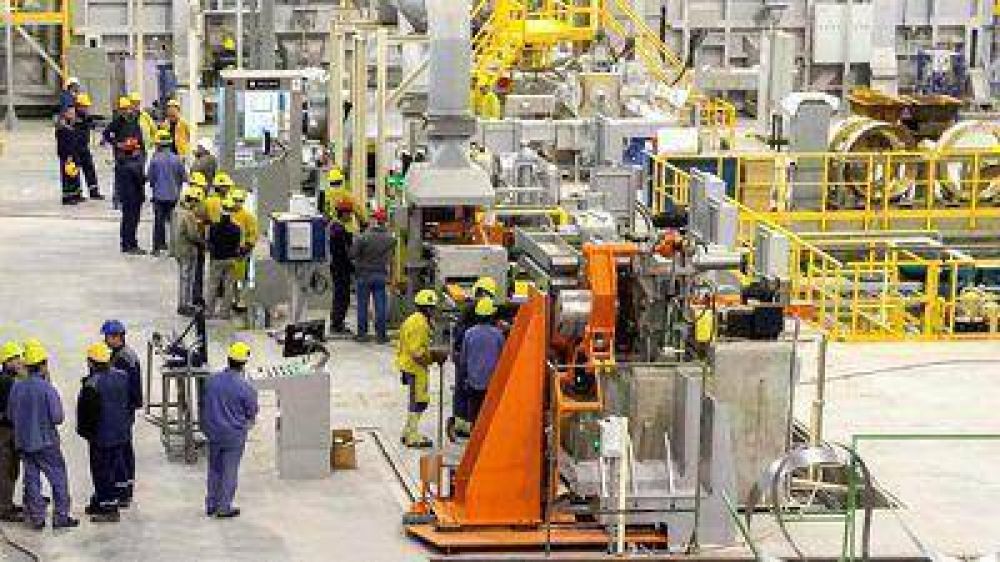 Cristina mostrar� al pa�s la f�brica de tejos de aluminio de Madryn