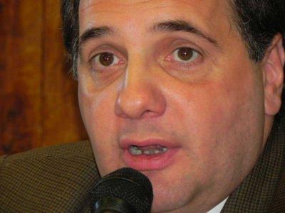 UCR exige a Weretilneck que reglamente la ley que dar� vigencia a las PASO en la provincia
