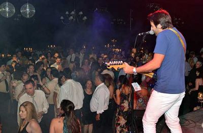 Emoci�n y recaudaci�n r�cord en la tercera Cena Solidaria