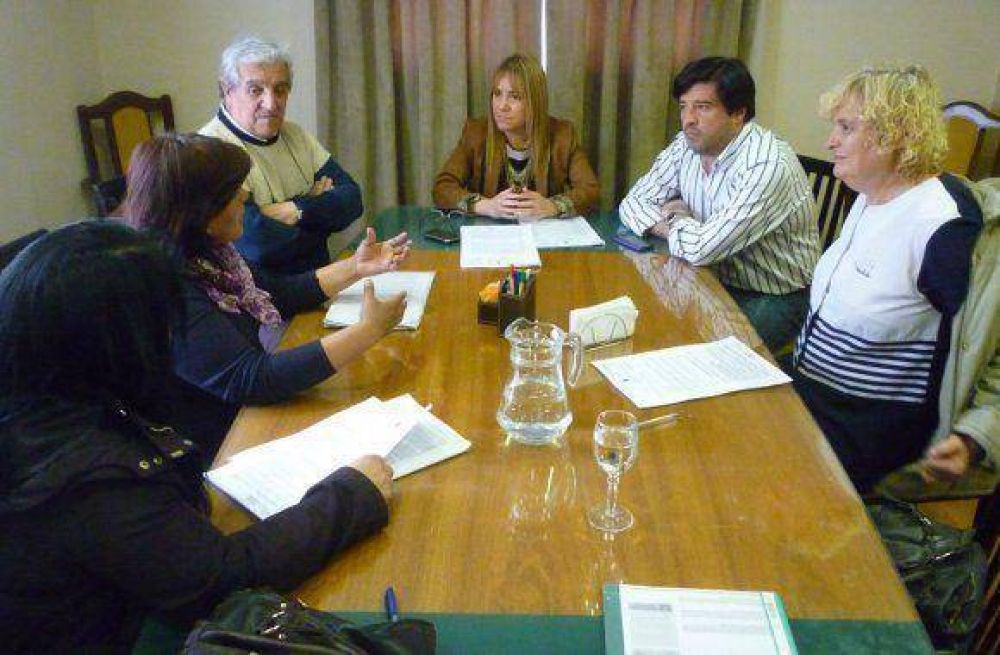 Concejales se reunieron con vecinos del Casco Viejo de la ciudad