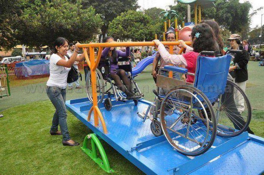 Lanzamiento oficial de las plazas Inclusivas en Chascom�s
